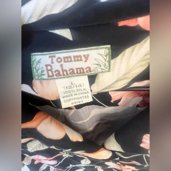 Vintage Tommy Bahama Black Boxy Floral 100% Silk Button Up Hawaiian Shirt Large - Picture 4 of 5